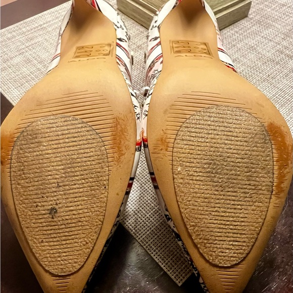 Aldo Graphic Heels and Bag Set with Red Accents - Picture 5 of 6